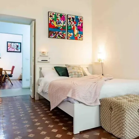 Bohemian Art Apartment. One Bedroom One Sofa Διαμέρισμα